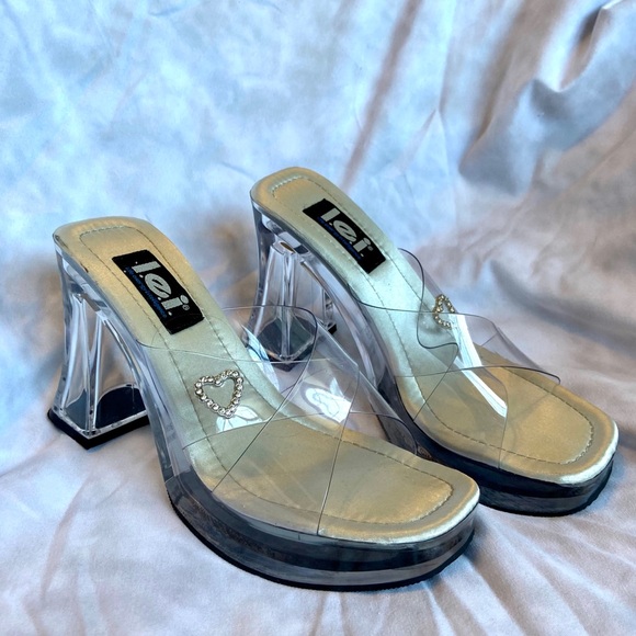 lei Shoes - Vintage 90’s Chunky Heels